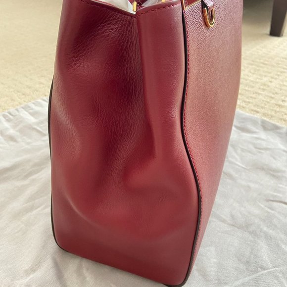 Authentic NWT Fendi 2 Jours Dark Red Leather Two Way Tote Shoulder Bag - Picture 9 of 11
